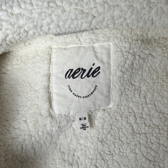 Aerie Cropped Sherpa Lined Shacket grey & white plaid medium snap button front - Picture 10 of 13